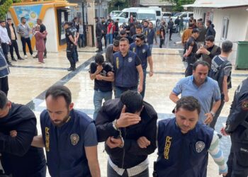 Şanlıurfa'da merkezli yasa dışı bahis operasyonu; 18 şüpheli adliyede