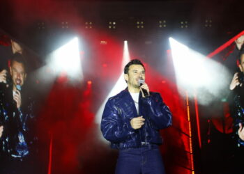 Şarkıcı Buray, Eskişehir Kültür Yolu Festivali'nde sahneye çıktı