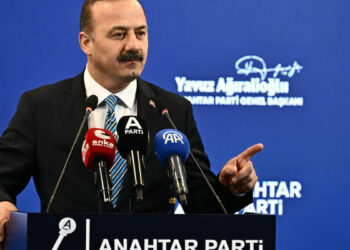 Yavuz Ağıralioğlu: Milletin kalbine doğru büyük bir yürüyüş başlatıyoruz