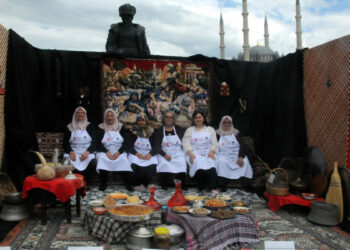 Edirne'de Türk Mutfağı Haftası, kurulan bayram sofrası ile başladı