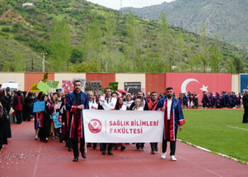 Gümüşhane Üniversitesi'nde mezuniyet heyecanı