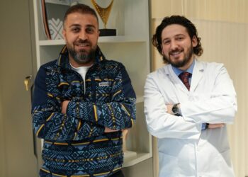 Böbrek kanseri nedeniyle felç geçiren hasta sağlığına kavuştu