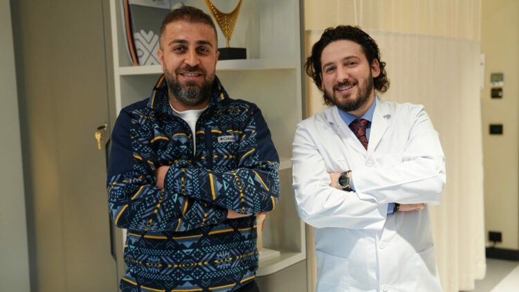 Böbrek kanseri nedeniyle felç geçiren hasta sağlığına kavuştu