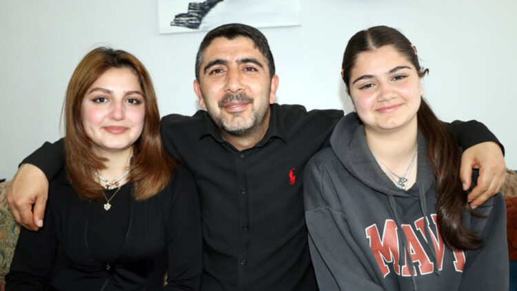 Hakkari'de 16 yıl önceki patlamada annesini kaybeden Sude Naz’ın hedefi tıp fakültesi