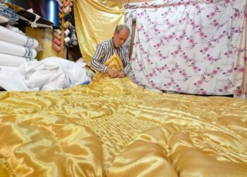 Kraliçe 2’nci Elizabeth için de yorgan diken 60 yıllık ‘yorgancı’ zamana direniyor