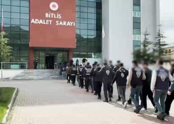 Bitlis merkezli 6 ilde yasa dışı bahis ve dolandırıcılık operasyonu: 15 tutuklama