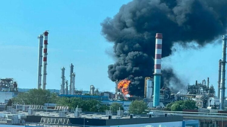 Macaristan'da petrokimya tesisinde patlama: 1 ölü, 8 yaralı