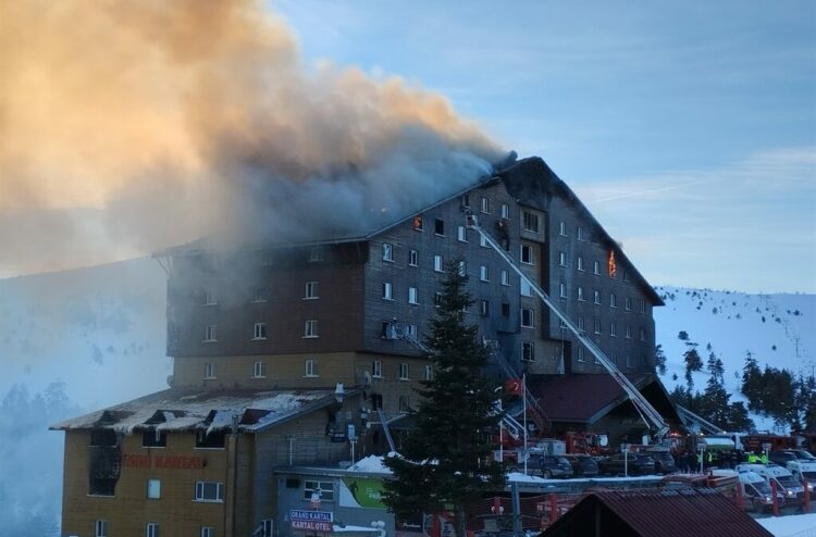78 kişinin öldüğü otel yangınında istinaf mahkemesi itirazları reddederek verilen cezaları aynı şekilde onadı