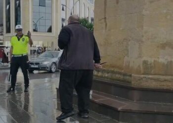 Saat Kulesi önünde bıçakla taşkınlık çıkaran şüpheli gözaltına alındı