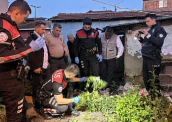 Edirne'de polisin 'dur' ihtarından kaçan şüpheli uyuşturucu ile yakalandı