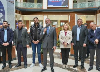 Sancaktepe Belediye Başkanı Yeğin, belediyede görev yapan personellerle bayramlaştı