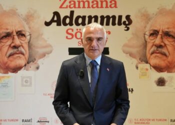 Sezai Karakoç’un arşivi, 'Zamana Adanmış Sözler' sergisiyle ilk kez ortaya çıktı