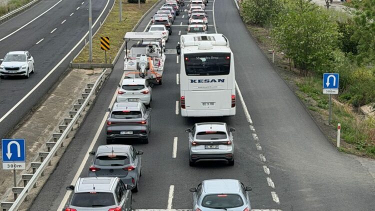 Tekirdağ kara yolunda trafik yoğunluğu