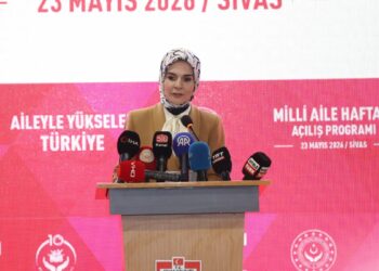 Bakan Göktaş: Aile kurumunun önemini sahada en güçlü biçimde anlatacağız