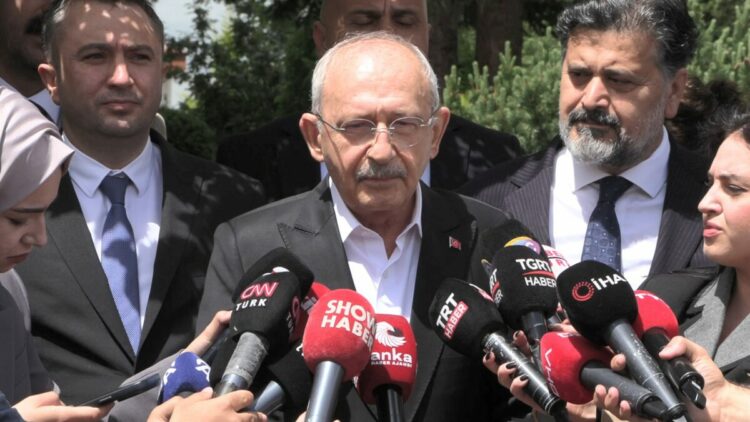 Kılıçdaroğlu: Özgür Bey'e yeni görevi hayırlı olsun