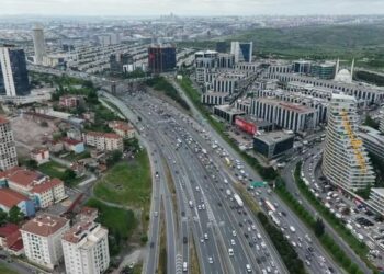 İstanbul'da bayram trafiği havadan görüntülendi