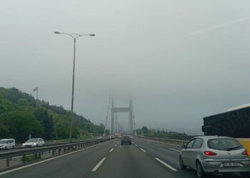 İstanbul'da yağmur ve sis etkili oluyor