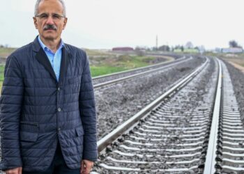 Bakan Uraloğlu: Bursa-Ankara ve Bursa-İstanbul arası seyahat süresi 2 saat 15 dakikaya düşecek