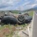 Takla atan otomobildeki anne ile oğlu yaralandı