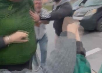 Sancaktepe'de trafikte tartıştığı kadın sürücüye saldıran şüpheli kamerada