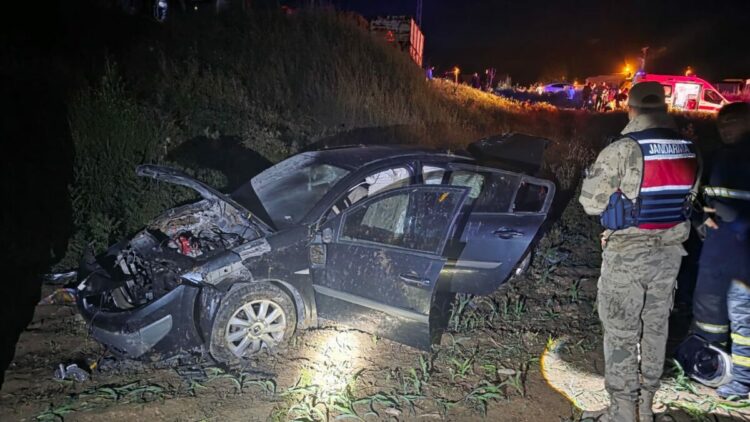 Batman’da otomobil şarampole devrildi: 4 yaralı