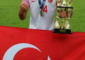 Aliağa FK'lı Semih Ayriç Dünya şampiyonluğu yaşadı