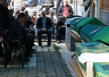 Bayram tatili yolunda kazada ölen çift ile 3 çocuğundan geriye mutluluk fotoğrafları kaldı