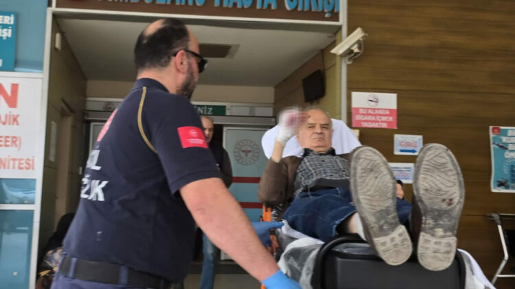 Bıçkı makinesine elini kaptıran iş yeri sahibinin parmağı koptu