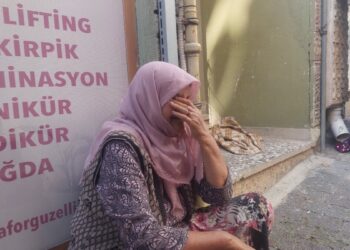 Tezgahta lafa tutup, torunlarının bayramlık parasını çaldılar