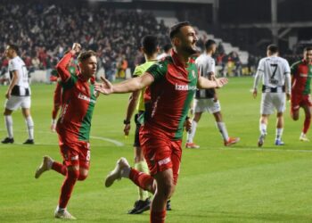 Karşıyaka'da Ömer Faruk beklemede
