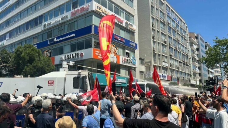Özgür Özel'in mitingi öncesi gerginlik