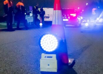 Belçika’da trenle okul servisi çarpıştı
