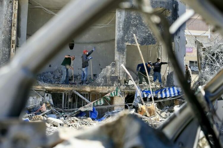 İsrail, Lübnan'ın Nebatiye kentinde yaşayanlardan evlerini terk etmelerini istedi