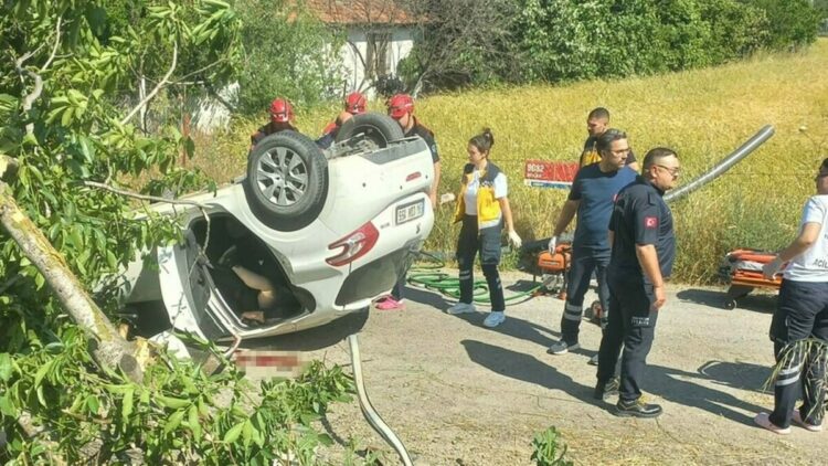 Balıkesir'de otomobil takla attı: 1 ölü, 3 yaralı