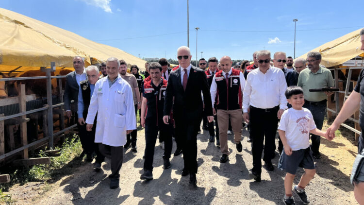 Vali Gül, Bahçelievler'deki kurban alanını ziyaret etti