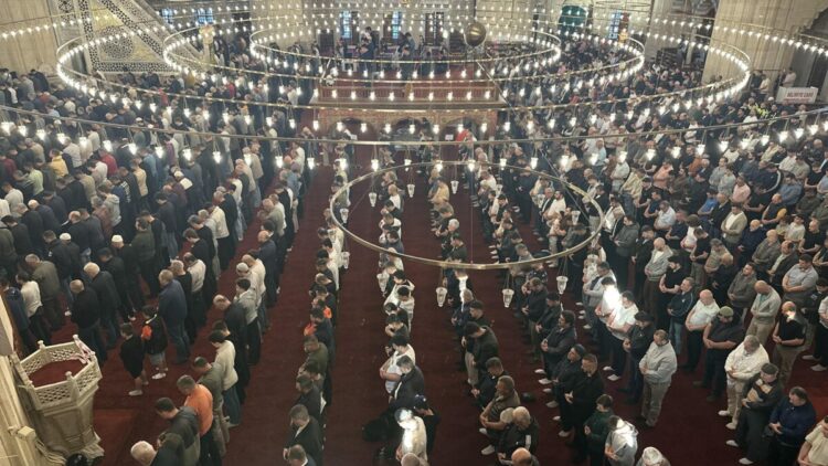 Edirne'de Selimiye Camisi, bayram namazında doldu