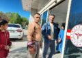 Kurban keserken bıçakla kendini yaraladı