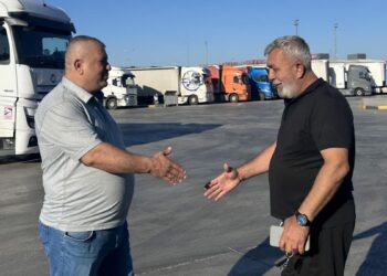 TIR şoförleri bayrama ailelerinden uzakta girdi