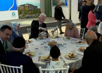 Vali Gül'den Darülaceze'ye bayram ziyareti
