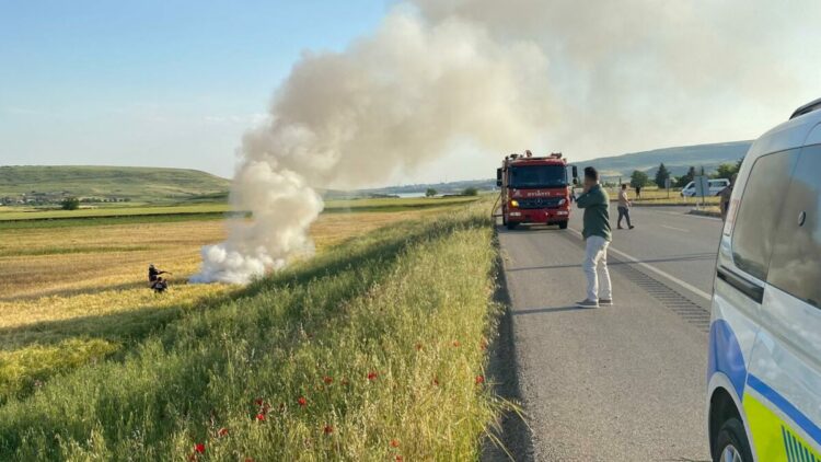 Kilis'te otomobil tarlaya savruldu: 6 yaralı