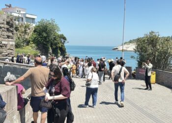 Amasra'da bayram yoğunluğu; 5 günde 25 bin 308 araç girişi oldu