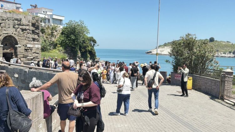 Amasra'da bayram yoğunluğu; 5 günde 25 bin 308 araç girişi oldu