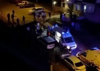 Alkol alırken tartıştığı arkadaşını bıçakla yaraladı