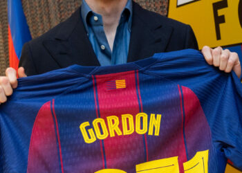 Barcelona, Anthony Gordon’ı duyurdu