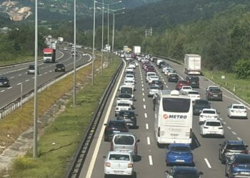 Anadolu Otoyolu'nun Bolu geçişinde trafik yoğunluğu