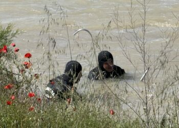 Kelkit Çayı'na düşen 2 genç, 169 kişilik ekip tarafından aranıyor