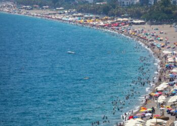 'Antalya oturmuş bir turizm imparatorluğu'