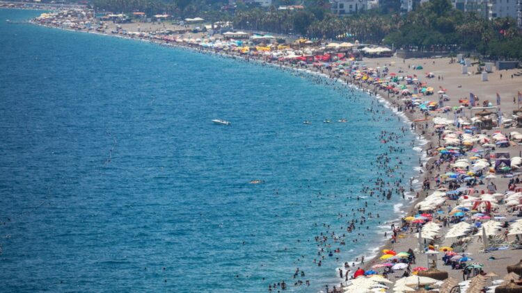 'Antalya oturmuş bir turizm imparatorluğu'