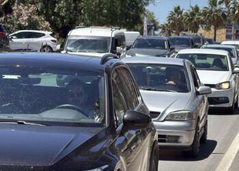 Bodrum'daki tatilciler dönüyor; 12 saatte 10 binden araç çıkış yaptı