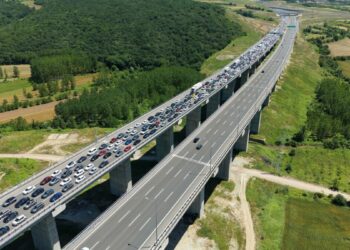 Kuzey Marmara Otoyolu’nun Kocaeli geçişinde bayram trafiği